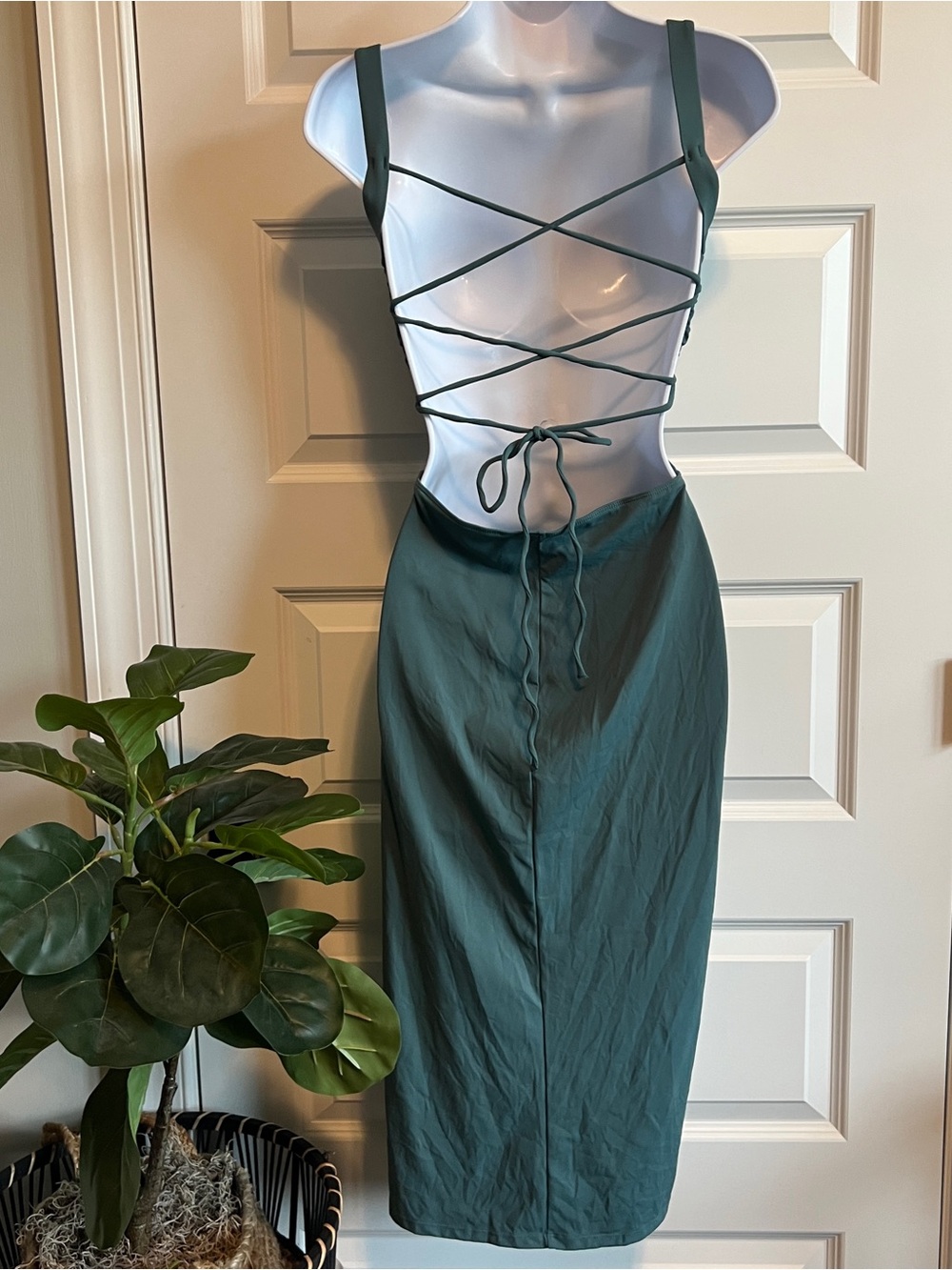 HALARA NWT MIDI Bodycon XS - Picture 2 of 6